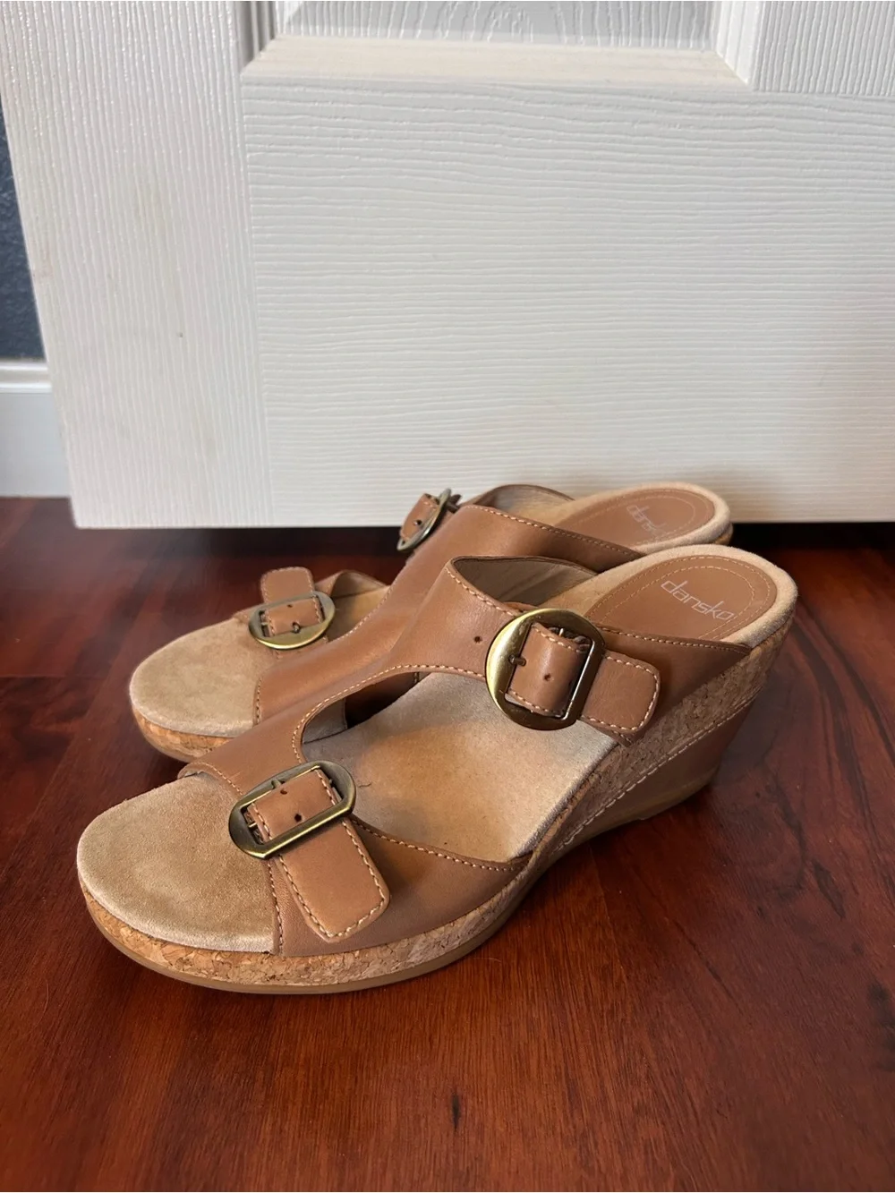 Dansko Carla Leather wedge sandals in Cognac- Sz 39/ US 8.5-9